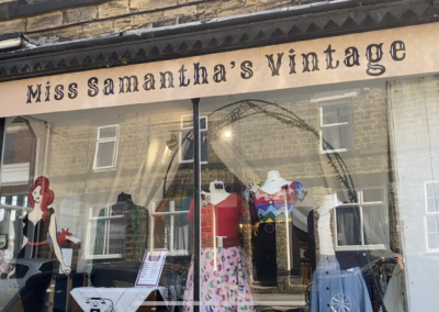 Independent Vintage Store Thrives Thanks to Loyal Customers