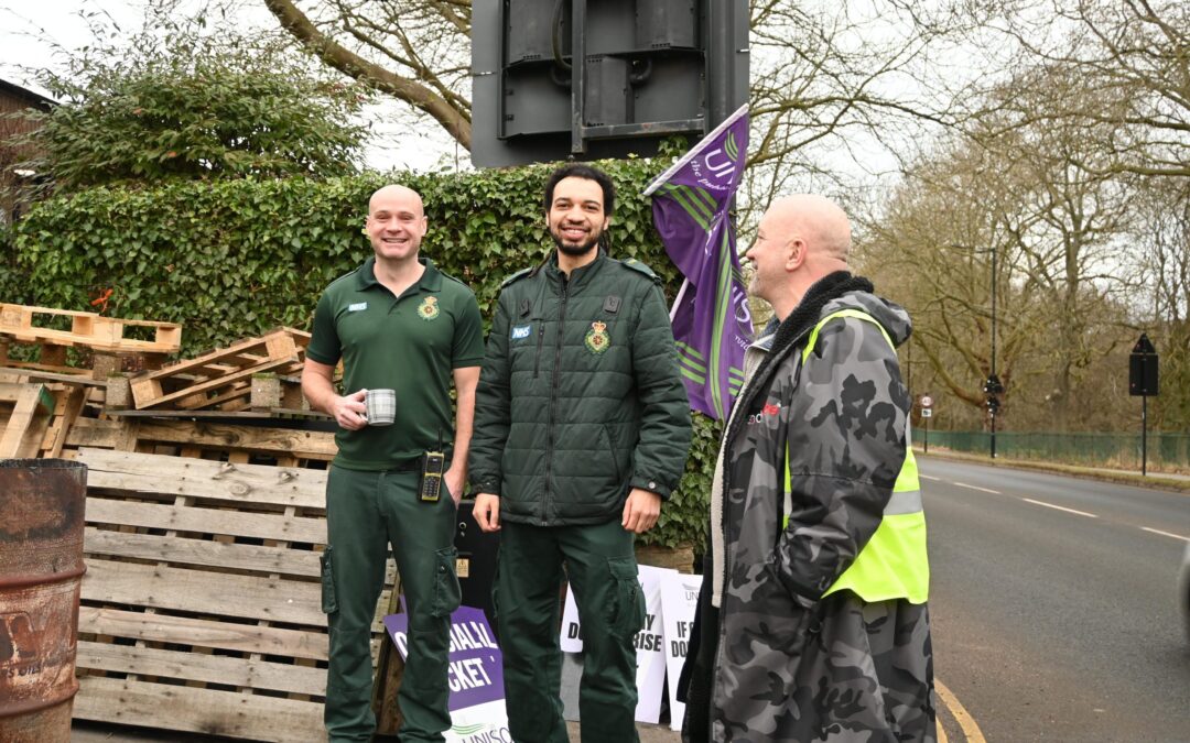 NHS Strikes 2023: Sheffield Ambulance paramedics strikes for salary rise