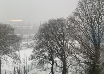 Met forecast snow to stay for the day with amber weather warning in place