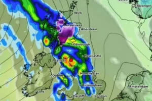 BREAKING NEWS: UK weather maps turn purple as heavy rain and snowfall forecast this weekend