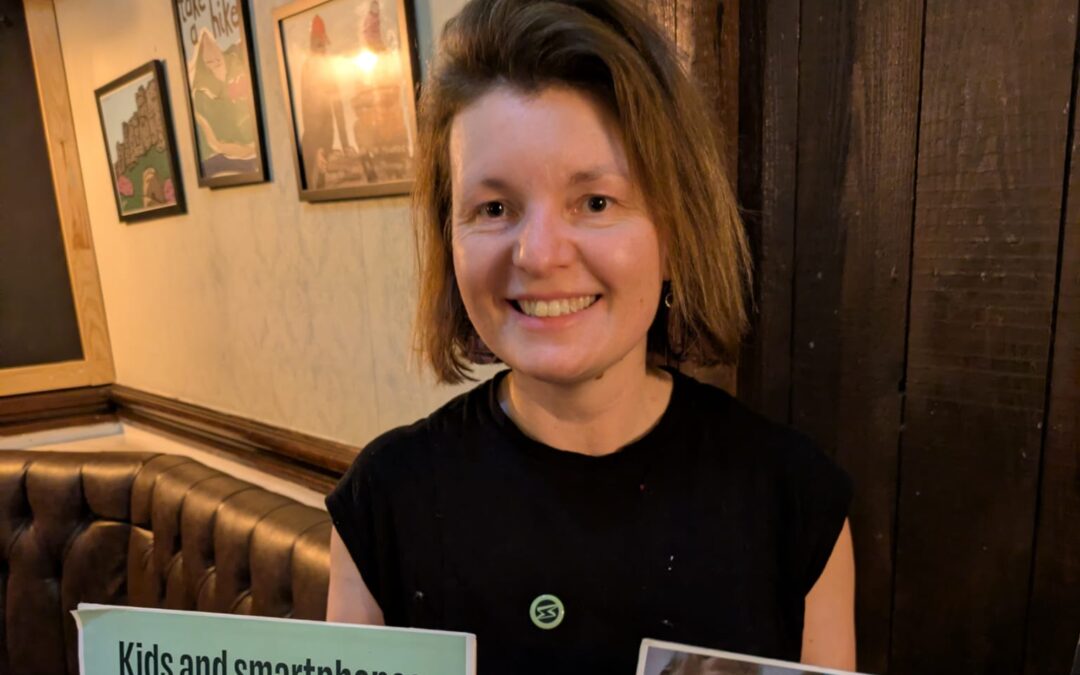 Sheffield City Council give support to Smartphone Free Childhood campaign