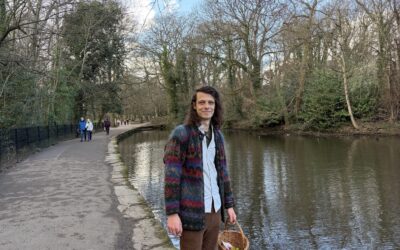 Watch: Foraging workshop invites Sheffield residents to discover edible nature