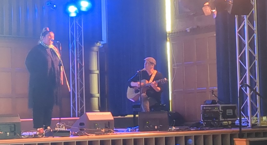 Mišo Petrović and Antonija Batinić on stage