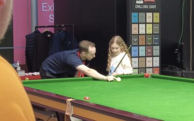 WATCH: Snooker coach sets ‘signatures for sense shirt’ mission for charity